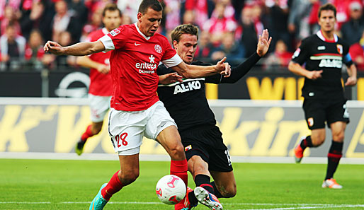 Auf Mainz-Goalgetter Adam Szalai (l.) wird die Augsburger Defensive besonders aufpassen