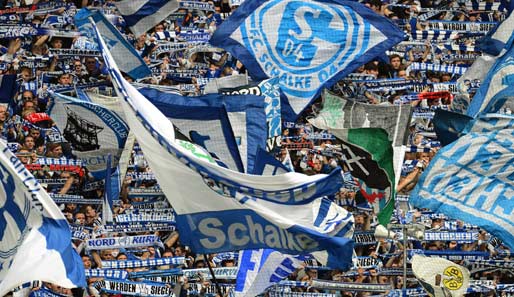 Fans von Schalke 04 wurden von Augsburger Anhängern attackiert