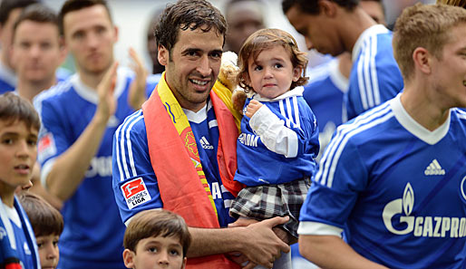 Raúl spielte zwei Jahre auf Schalke und avancierte dort sofort zum Publikumsliebling der Knappen