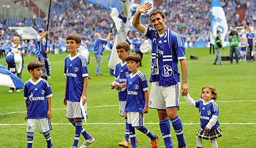 Publikumsliebling Raul bei seinem Abschied auf Schalke am 28. April 2012