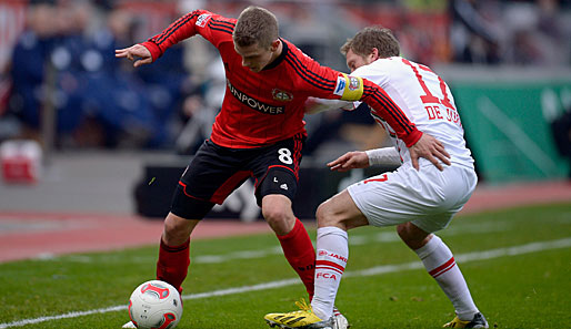 Marcel de Jong (r.) fehlt dem FC Augsburg aufgrund eines Zehenbruchs zum Saisonstart