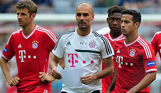 Der Chef und seine Young Guns: Guardiola (2.v.l.) mit Müller, Alaba und Thiago (v.l.)