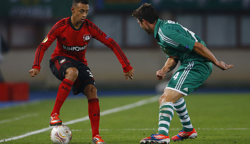 Karim Bellarabi (l.) wird Bayer Leverkusen wahrscheinlich für ein Jahr verlassen