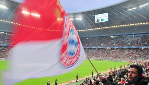 Uli Hoeneß lobt den Bayern-Anhang für die tolle Stimmung in der Allianz Arena