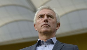 Bert Van Marwijk soll den HSV bis spätestens 2015 in die Europa League führen