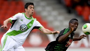 Felipe Lopes (l.) kam in dieser Saison noch zu keinem Pflichtspieleinsatz für Wolfsburg