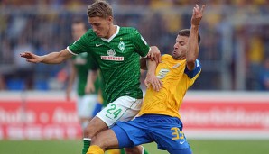 Nils Petersen (l.) hat vor seiner Verletzung bereits drei Tore für die Werderaner erzielt