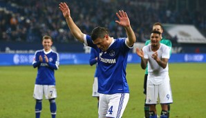 Kyriakos Papadopoulos wurde nach Spielende von den Schalke-Fans gefeiert