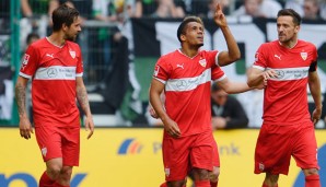 Daniel Didavi (l.) feiert seinen Treffer im Spiel gegen Borussia Mönchengladbach