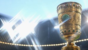 Bayern München und Borussia Dortmund kämpfen am 17. Mai um diesen Pokal