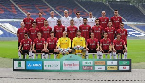 In Hannover traf man sich relativ früh zum Mannschaftsfoto, einige Spieler fehlen darauf