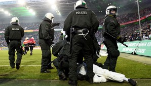 Nach dem Abpfiff kannten einige Kölner Fans kein Halten mehr