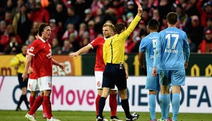 Carlos Zambrano flog gegen Mainz 05 vom Platz