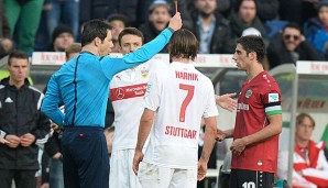 Hannovers Kapitän Lars Stindl (r.) musste gegen Stuttgart vorzeitig zum Duschen
