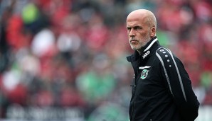 Nach dem Feuerwehreinsatz geht Michael Frontzeck in seine erste Saison mit Hannover 96