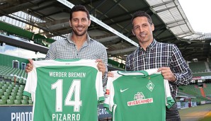 Back to the roots: Claudio Pizarro bei seiner Vorstellung im Weserstadion