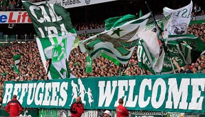 Das Thema Flüchtlinge ist auch in den Stadien der Bundesliga präsent