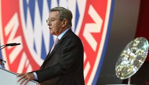 Präsident Hopfner referierte über das vergangene Jahr des FC Bayern