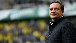 Horst Heldt steht mit dem FC Schalke 04 derzeit auf Platz sechs in der Tabelle