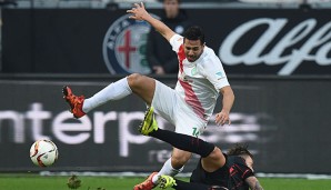 Claudio Pizarro liegt mit Werder Bremen derzeit auf dem Relegationsplatz 16