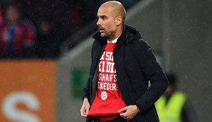 Auf einem T-Shirt zeigten Pep Guardiola und die Bayern ihre Solidarität mit Holger Badstuber