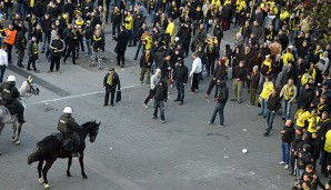 Zwei Dortmund-Fans wurden wegen mutmaßlicher Angriffe auf Leipzig-Fans verhaftet