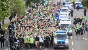 Dass es vor dem Relegationsspiel zwischen dem VfL Wolfsburg und Eintracht Braunschweig zu Problemen mit manchen Fans kommen würde, hat die Polizei bereits im Vorfeld befürchtet