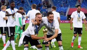 Leon Goretzka und Joshua Kimmich als frisch gebackene Confed-Cup-Sieger