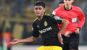 Mahmoud Dahoud mit dem Ball am Fuß gegen Magdeburg