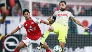 Yoshinuro Muto im Zweikampf in der Bundesliga-Partie gegen Köln