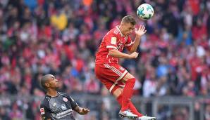 ABWEHR - Joshua Kimmich (FC Bayern München): Nur Hummels und Thiago hatten gegen Gladbach mehr Ballaktionen als Kimmich (106). Seine Passquote lag bei fast 98 Prozent. Hatte seine Füße beim 2:1 im Spiel und bereitete das 5:1 vor.