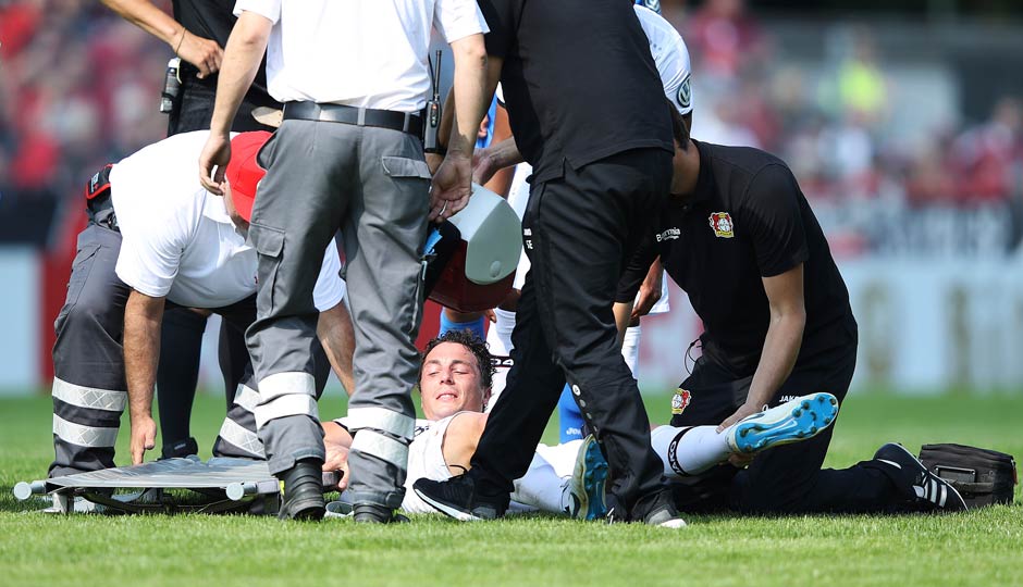 Bayer Leverkusen - Julian Baumgartlinger: Im DFB-Pokal-Spiel gegen Pforzheim zog sich Baumgartlinger eine Knieverletzung zu und musste mit der Trage abtransportiert werden. Mit einem Innenbandriss wird er rund zwei Monate ausfallen.