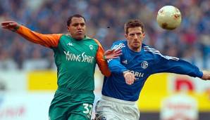 Bremens Sturm-Legende Ailton im Werder-Trikot gegen den FC Schalke 04 (Saison: 2003/04).