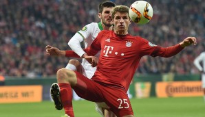 Vor drei Jahren hieß es im DFB-Pokal-Halbfinale auch Bayern gegen Werder. Nach einer Schwalbe von Arturo Vidal verwandelte Thomas Müller den fälligen Strafstoß. In Halbzeit zwei sorgte Müller mit seinem zweiten Treffer für den 2:0-Endstand.