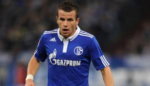 Auf Schalke entwickelte sich Lukas Schmitz innerhalb von zwei Jahren zum Stammspieler, von 2009 bis 2011 stand er insgesamt 70 Mal im Schalke-Dress auf dem Spielfeld.