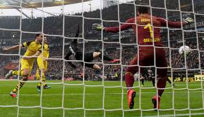Luka Jovic trifft vor der Pause zum Ausgleich und der BVB lässt Punkte liegen. Weil zeitgleich der FC Bayern gegen Leverkusen verlor, bauten die Dortmunder den Vorsprung lediglich um einen Punkt und nicht um drei Punkte aus.