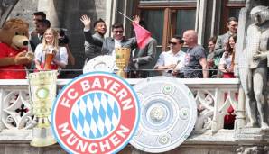 Der FC Bayern hat den Doublesieg traditionell auf dem Balkon am Marienplatz gefeiert.