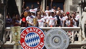 Der FC Bayern feierte auf dem Marienplatz ausgelassen das Double