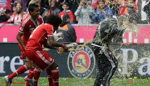 Dante feierte beim FC Bayern mit Jupp Heynckes das Triple.