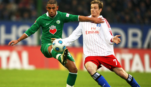Jansen (r.) konnte sich beim 1:3 gegen Wolfsburg wie hier gegen Dejagah nur selten durchsetzen