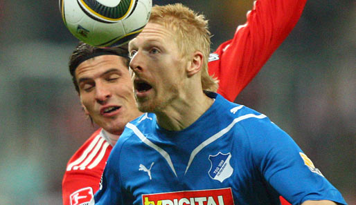 Mario Gomez (im Hintergrund) agierte gegen Hoffenheim glücklos, traf nur den Pfosten