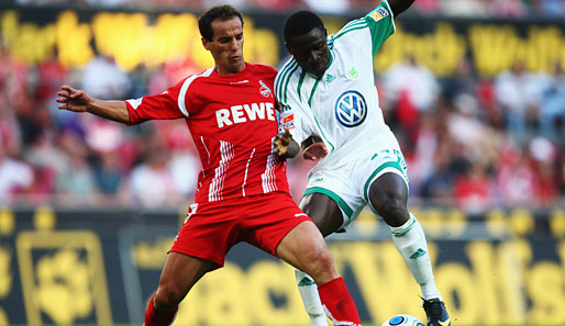 Obafemi Martins (l.) gab gegen Köln als Einwechselspieler sein Wölfe-Debüt und traf zum 3:1