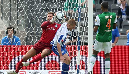 Werder Bremen setzte sich im Hinspiel bei der Hertha mit 3:2 durch