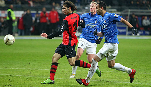 Halil Altintop (l.) erzielte das 2:1 für Frankfurt gegen Freiburg