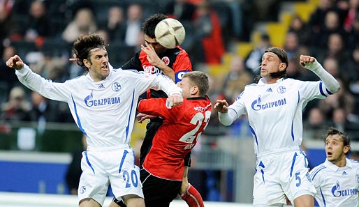 Die Eintracht muss sich auf Schalke wieder auf harte Duelle eintstellen