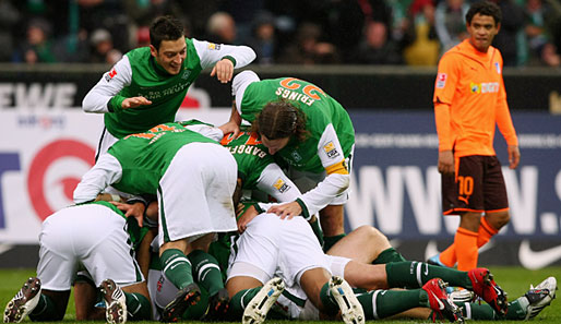 Werder Bremen feiert den 2:0-Sieg gegen 1899 Hoffenheim