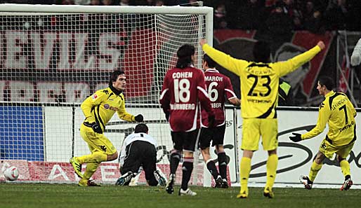 Mats Hummels (l.) erzielte mit seinem zweiten Saisontor das 1:0 für Borussia Dortmund
