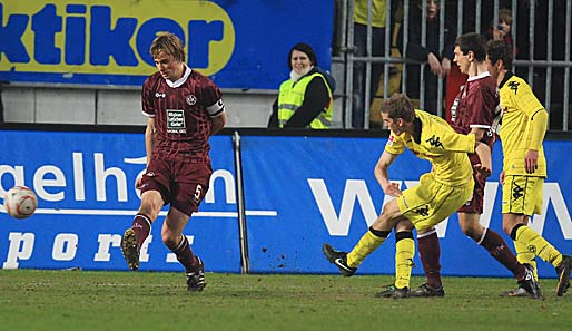 Die vermeintliche Entscheidung: Dortmunds Sven Bender (r.) trifft zehn Minuten vor Schluss zum 0:1