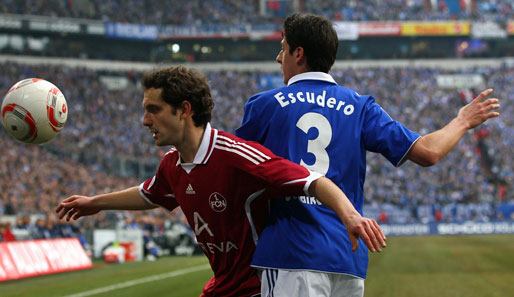 Sergio Escudero (r.) gab beim FC Schalke 04 gegen Nürnberg sein Startelf-Debüt in der Bundesliga