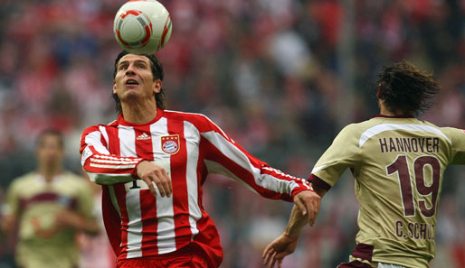 Der Erfolgsgarant im Hinspiel hieß Mario Gomez (l.): Der Münchner erzielte beim 3:0 alle drei Tore